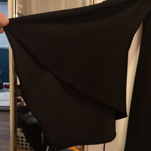 Vince Camuto off the shoulder dress - Picture 4 of 5